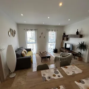 https://appartement-t3-dans-maison-neuve-7-couchages.fr-provencehotel.com